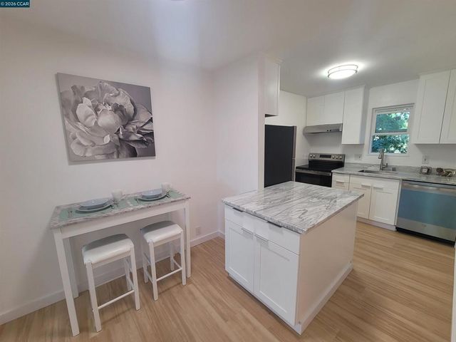 375 Camelback Rd 23, Pleasant Hill, CA 94523