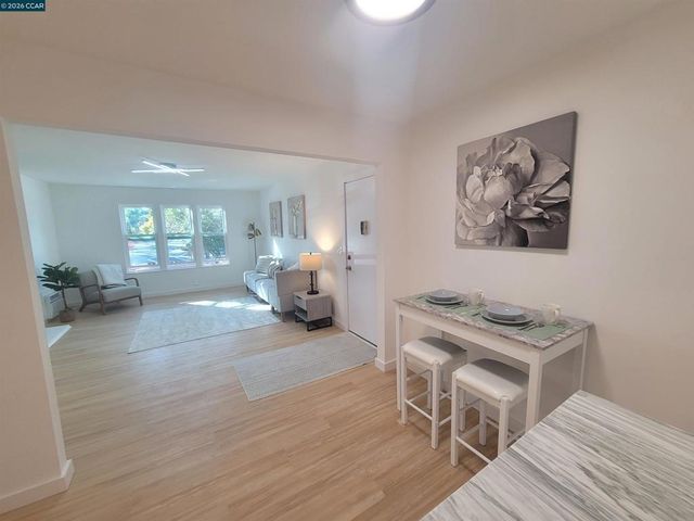 375 Camelback Rd 23, Pleasant Hill, CA 94523