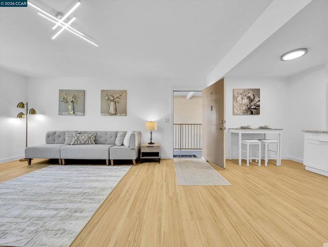 375 Camelback Rd 23, Pleasant Hill, CA 94523