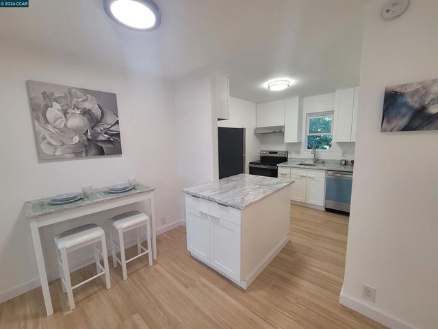 375 Camelback Rd 23, Pleasant Hill, CA 94523