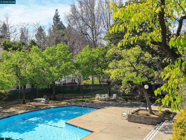 375 Camelback Rd 23, Pleasant Hill, CA 94523