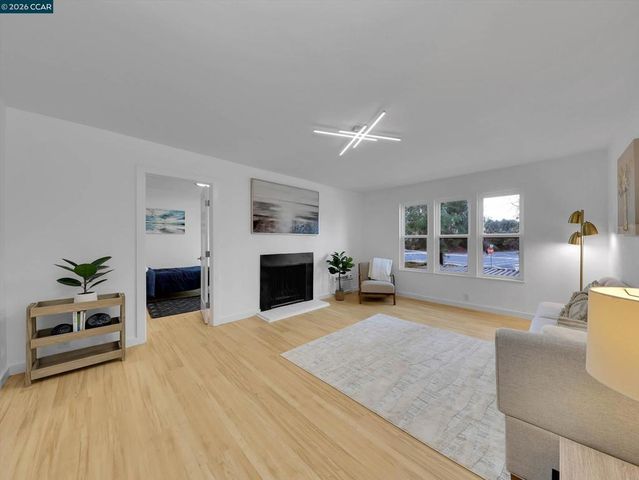 375 Camelback Rd 23, Pleasant Hill, CA 94523