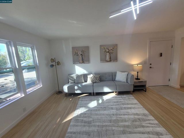 375 Camelback Rd 23, Pleasant Hill, CA 94523