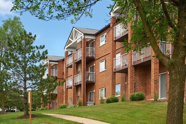 10300 Village Circle Drive 1109, Palos Park, IL 60464