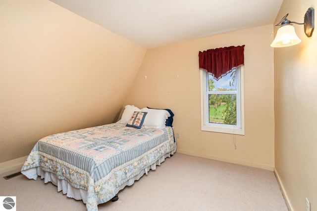 1365 W North Union Road, Auburn, MI 48611