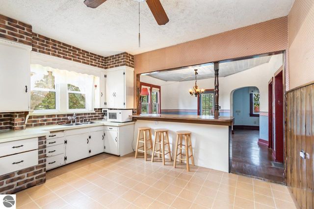 1365 W North Union Road, Auburn, MI 48611