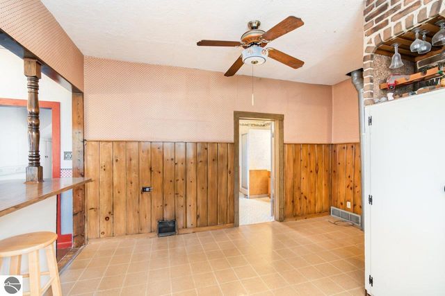 1365 W North Union Road, Auburn, MI 48611