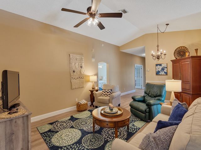 973 E 13th Square, Vero Beach, FL 32960