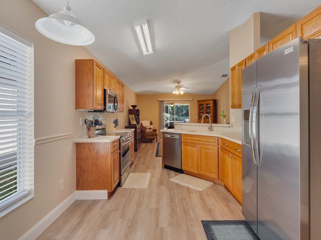 973 E 13th Square, Vero Beach, FL 32960