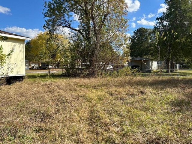 272 Lakewood Drive, Trinity, TX 75862