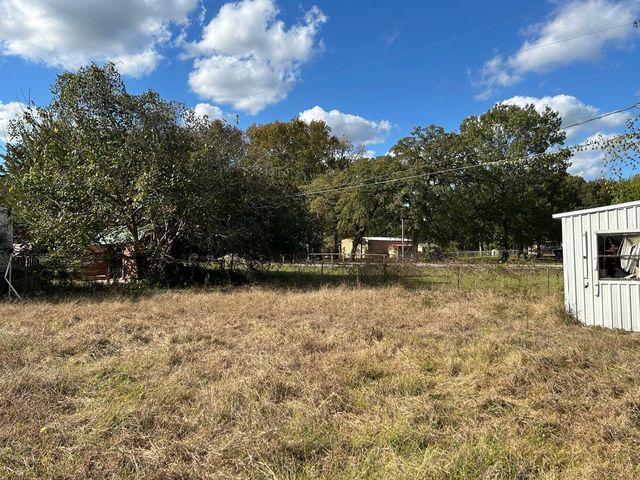 272 Lakewood Drive, Trinity, TX 75862