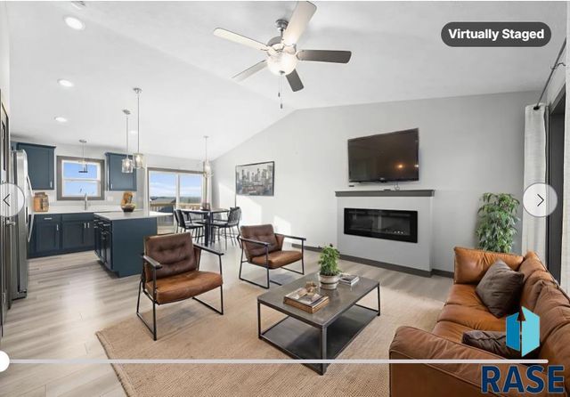 1709 E 71st St N Street N, Sioux Falls, SD 57104