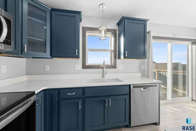 1709 E 71st St N Street N, Sioux Falls, SD 57104