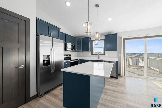 1709 E 71st St N Street N, Sioux Falls, SD 57104