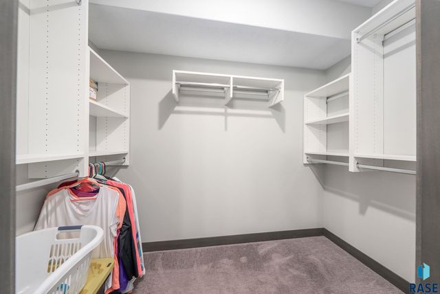 1709 E 71st St N Street N, Sioux Falls, SD 57104