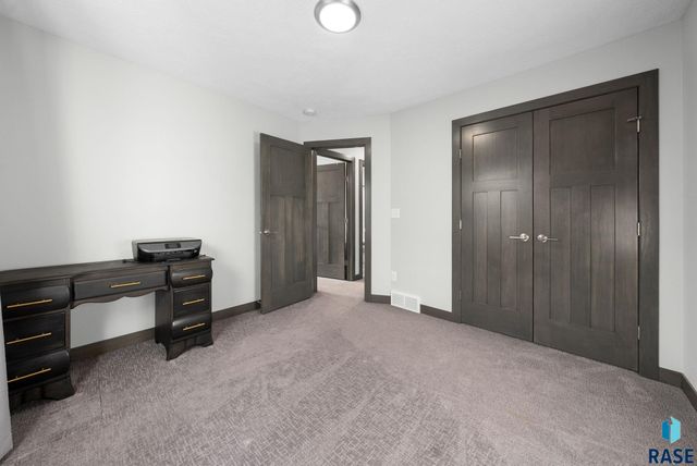 1709 E 71st St N Street N, Sioux Falls, SD 57104