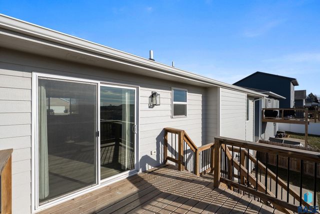 1709 E 71st St N Street N, Sioux Falls, SD 57104