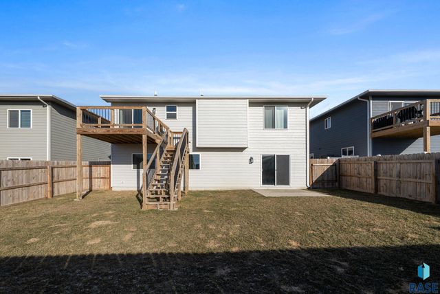 1709 E 71st St N Street N, Sioux Falls, SD 57104