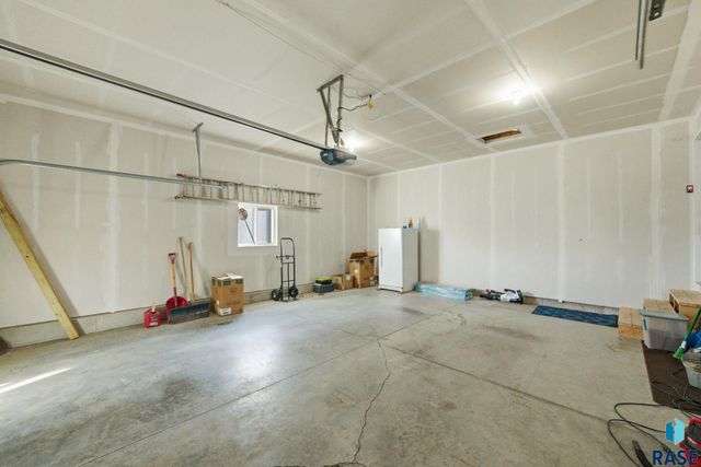 1709 E 71st St N Street N, Sioux Falls, SD 57104