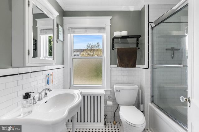 2404 POPLAR RD, Havertown, PA 19083