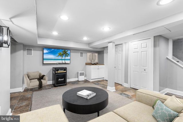 2404 POPLAR RD, Havertown, PA 19083