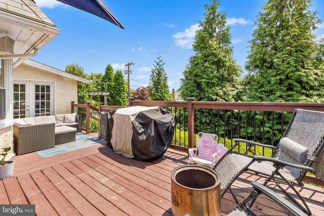 2404 POPLAR RD, Havertown, PA 19083