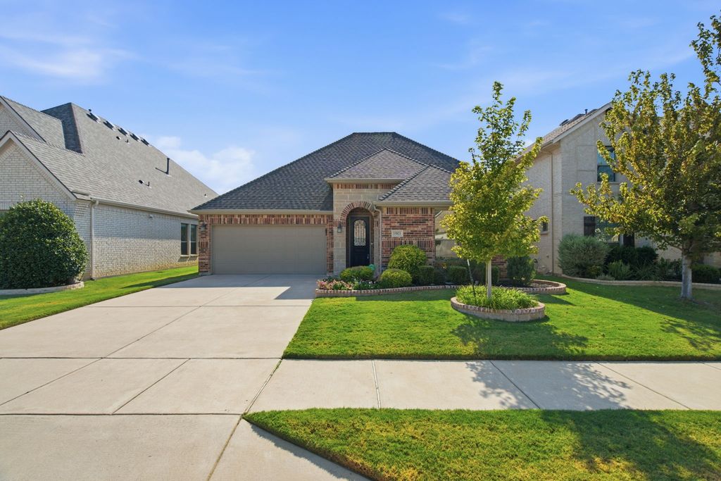 15021 Ravens Way, Fort Worth, TX 76262 — exterior