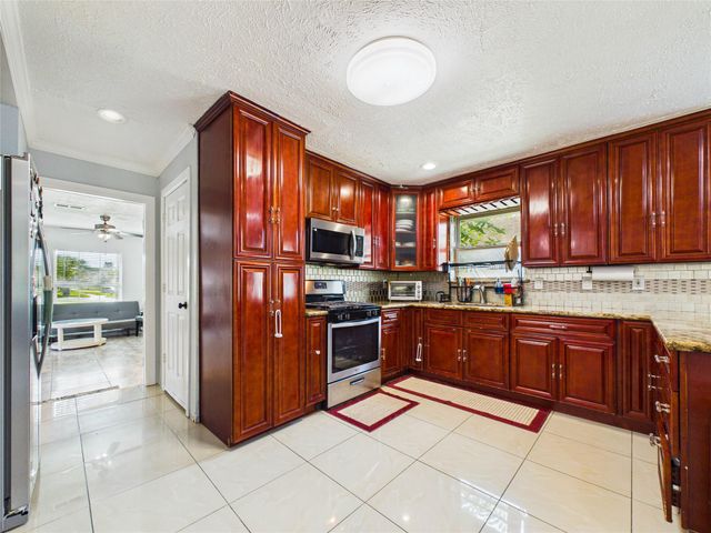 11419 Blackhawk Boulevard, Houston, TX 77089