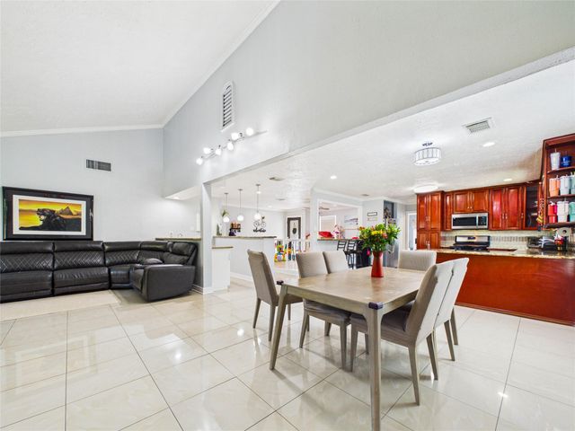 11419 Blackhawk Boulevard, Houston, TX 77089