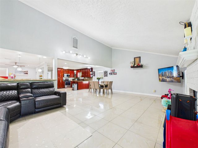 11419 Blackhawk Boulevard, Houston, TX 77089