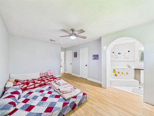 11419 Blackhawk Boulevard, Houston, TX 77089