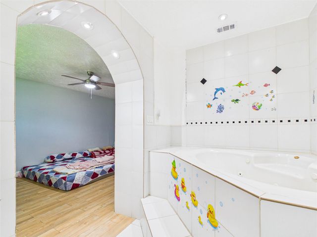 11419 Blackhawk Boulevard, Houston, TX 77089