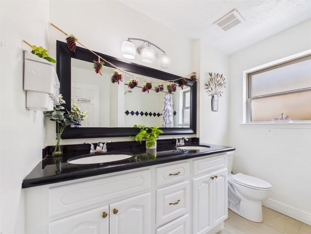 11419 Blackhawk Boulevard, Houston, TX 77089