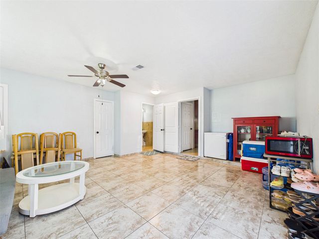 11419 Blackhawk Boulevard, Houston, TX 77089