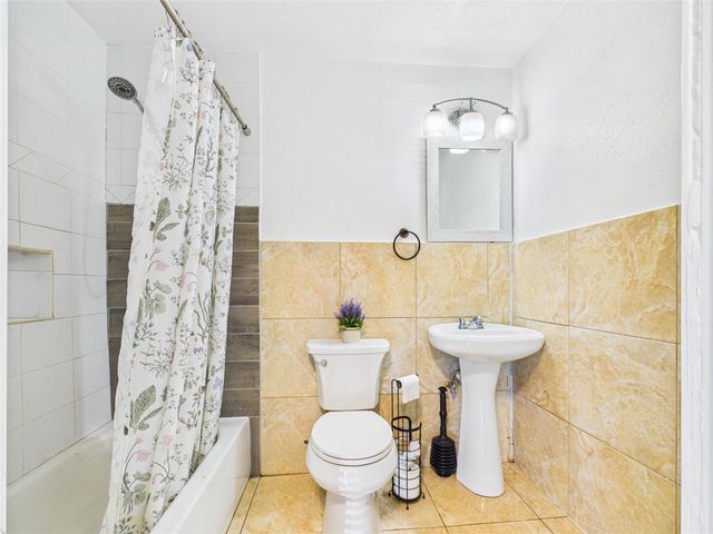 11419 Blackhawk Boulevard, Houston, TX 77089