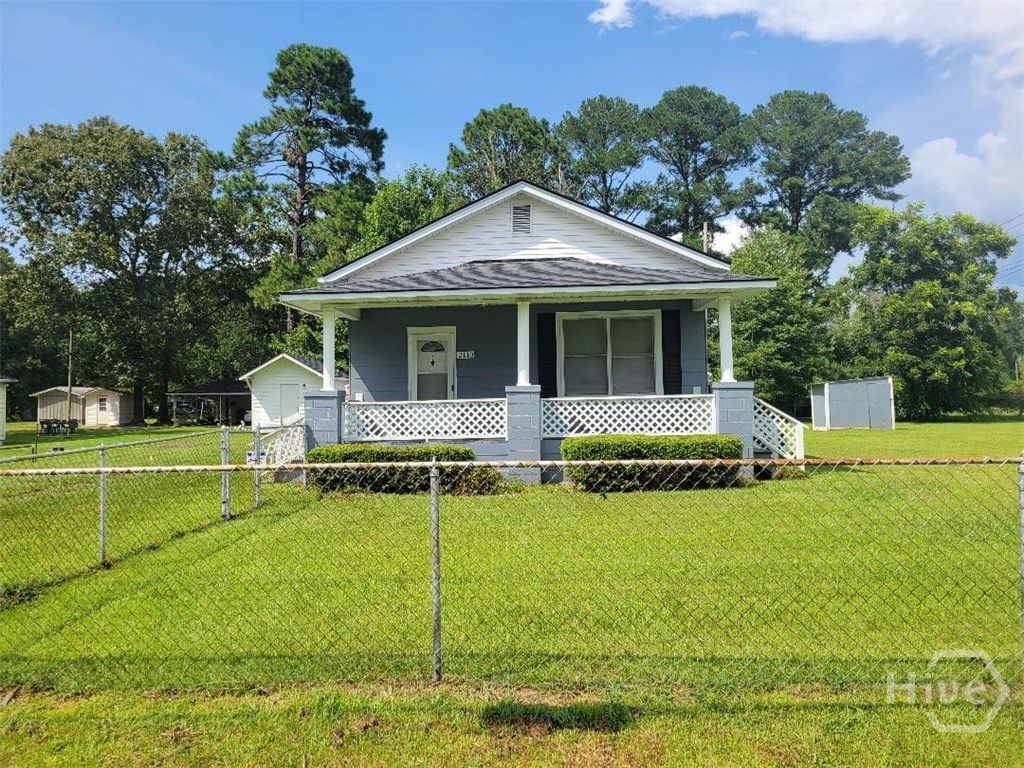 Image 1 of property listing at 2110 Louis Mills Boulevard, Savannah, GA 31405