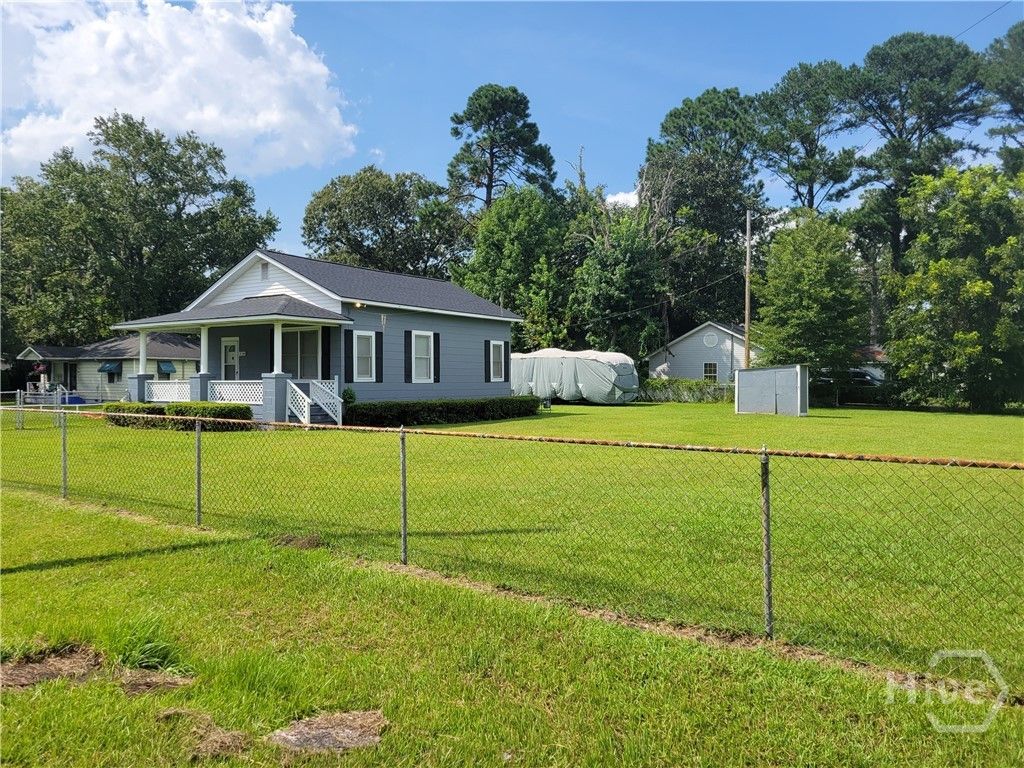 Image 2 of property listing at 2110 Louis Mills Boulevard, Savannah, GA 31405