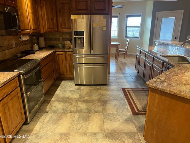 15 MacKenzie Lane, Elgin, AZ 85611