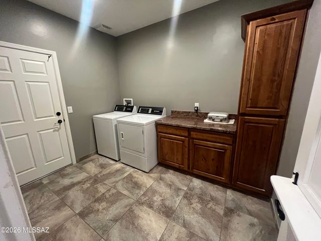 15 MacKenzie Lane, Elgin, AZ 85611