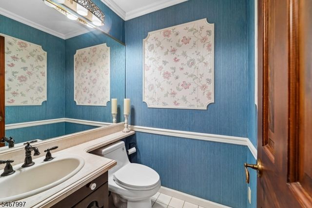28 Parker Pl, Upper Saddle River Boro, NJ 07458