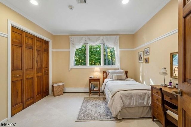 28 Parker Pl, Upper Saddle River Boro, NJ 07458