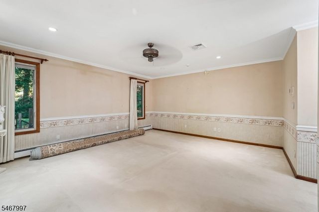 28 Parker Pl, Upper Saddle River Boro, NJ 07458