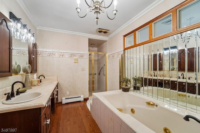 28 Parker Pl, Upper Saddle River Boro, NJ 07458
