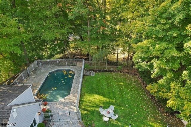 28 Parker Pl, Upper Saddle River Boro, NJ 07458