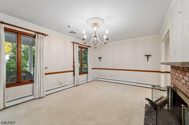 28 Parker Pl, Upper Saddle River Boro, NJ 07458