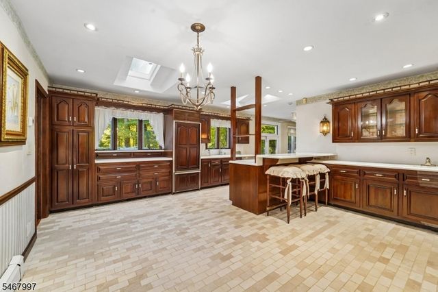 28 Parker Pl, Upper Saddle River Boro, NJ 07458