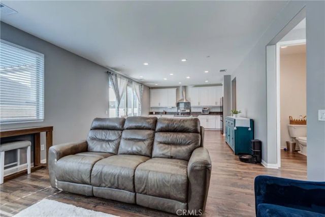 571 E Alru, Rialto, CA 92376