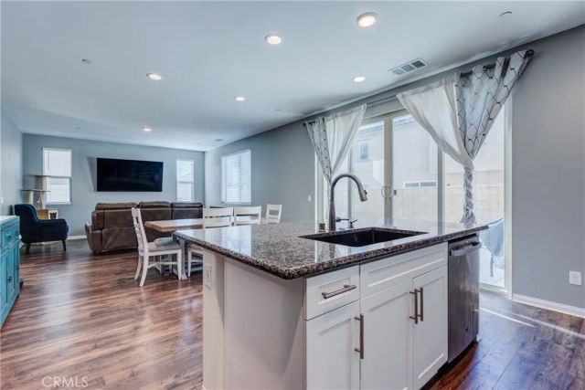 571 E Alru, Rialto, CA 92376