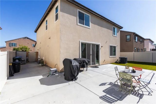 571 E Alru, Rialto, CA 92376
