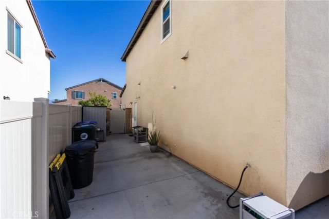 571 E Alru, Rialto, CA 92376